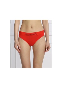 Calvin Klein Underwear Stringi ze sklepu Gomez Fashion Store w kategorii Majtki damskie - zdjęcie 168926459