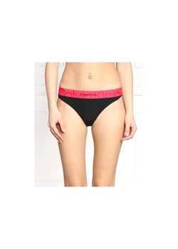 Calvin Klein Underwear Stringi ze sklepu Gomez Fashion Store w kategorii Majtki damskie - zdjęcie 168934139