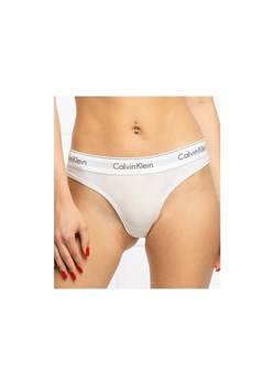 Calvin Klein Underwear Stringi ze sklepu Gomez Fashion Store w kategorii Majtki damskie - zdjęcie 168934286