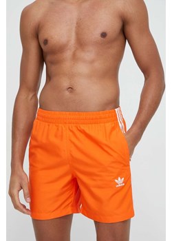 adidas Originals szorty kąpielowe kolor pomarańczowy IT8657 ze sklepu ANSWEAR.com w kategorii Kąpielówki - zdjęcie 168936106