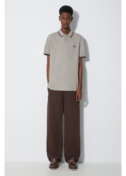 Fred Perry polo bawełniane Twin Tipped Shirt kolor szary z aplikacją M3600.U84 ze sklepu PRM w kategorii T-shirty męskie - zdjęcie 168957215
