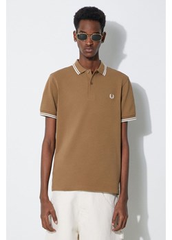 Fred Perry polo bawełniane Twin Tipped Shirt kolor brązowy z aplikacją M3600.U90 ze sklepu PRM w kategorii T-shirty męskie - zdjęcie 168957217