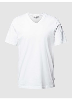 T-shirt z dekoltem w serek model ‘JAARNES’ ze sklepu Peek&Cloppenburg  w kategorii T-shirty męskie - zdjęcie 168962796