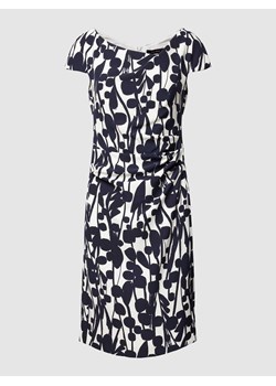 Sukienka koktajlowa o długości do kolan z asymetrycznym dekoltem ze sklepu Peek&Cloppenburg  w kategorii Sukienki - zdjęcie 168963067