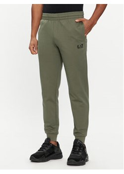 EA7 Emporio Armani Spodnie dresowe 8NPP53 PJ05Z 1846 Zielony Regular Fit ze sklepu MODIVO w kategorii Spodnie męskie - zdjęcie 168973788