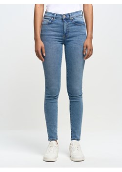 Spodnie jeans damskie zwężane Adela 240 ze sklepu Big Star w kategorii Jeansy damskie - zdjęcie 168974665