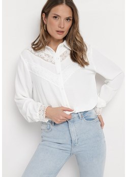 Biała Elegancka Koszula z Koronką Przy Dekolcie Lynora ze sklepu Born2be Odzież w kategorii Koszule damskie - zdjęcie 168981097