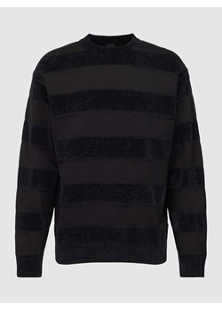 Sweter ze wzorem w paski model ‘Alpert’ ze sklepu Peek&Cloppenburg  w kategorii Swetry męskie - zdjęcie 168983428