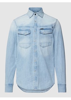Koszula jeansowa o kroju slim fit z kieszeniami na piersi ze sklepu Peek&Cloppenburg  w kategorii Koszule męskie - zdjęcie 168989286