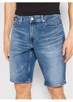 Calvin Klein Jeans Szorty jeansowe J30J320533 Niebieski Regular Fit ze sklepu MODIVO w kategorii Spodenki męskie - zdjęcie 169017095