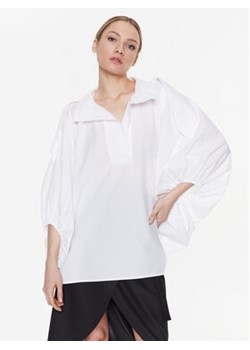 MMC Studio Bluzka Mandal Biały Oversize ze sklepu MODIVO w kategorii Bluzki damskie - zdjęcie 169049627