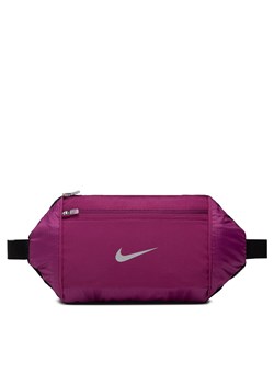 Saszetka nerka Nike N1001640656OS Fioletowy ze sklepu eobuwie.pl w kategorii Nerki - zdjęcie 169060316