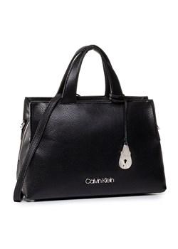 Torebka Calvin Klein Neat Tote Md K60K606426 BLK ze sklepu eobuwie.pl w kategorii Torby Shopper bag - zdjęcie 169065629