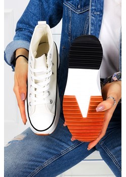Białe trampki na platformie damskie wysokie buty sportowe sznurowane Casu VL135P ze sklepu Casu.pl w kategorii Trampki damskie - zdjęcie 169080225