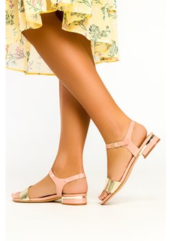 Różowe sandały płaskie z błyszczącym paskiem Casu ER21X10/N ze sklepu Casu.pl w kategorii Sandały damskie - zdjęcie 169080599