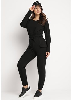 Czarny Komplet Dresowy Krótka Bluza i Spodnie Joggery Raomira ze sklepu Born2be Odzież w kategorii Dresy damskie - zdjęcie 169102379