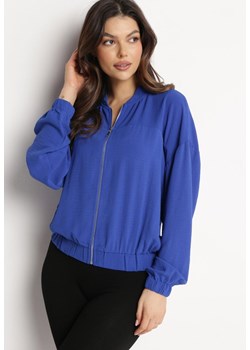 Niebieska Bluza o Fasonie Zasuwanej Cienkiej Bomberki Ninoria ze sklepu Born2be Odzież w kategorii Bluzy damskie - zdjęcie 169138309