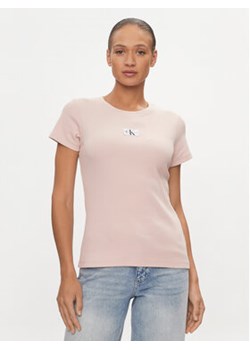 Calvin Klein Jeans T-Shirt J20J223358 Różowy Slim Fit ze sklepu MODIVO w kategorii Bluzki damskie - zdjęcie 169181815