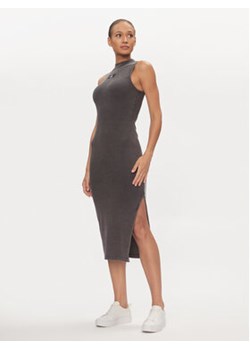 Calvin Klein Jeans Sukienka letnia J20J223052 Szary Slim Fit ze sklepu MODIVO w kategorii Sukienki - zdjęcie 169184768
