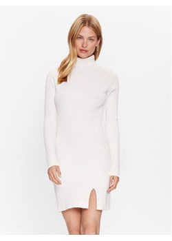 Kontatto Sukienka dzianinowa 3M7616N Biały Slim Fit ze sklepu MODIVO w kategorii Sukienki - zdjęcie 169187177