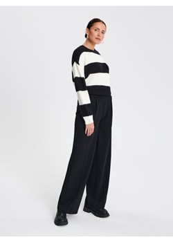 Sinsay - Spodnie z kantem - czarny ze sklepu Sinsay w kategorii Spodnie damskie - zdjęcie 169199446