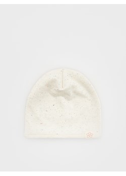 Reserved - Czapka z naszywką - złamana biel ze sklepu Reserved w kategorii Czapki dziecięce - zdjęcie 169201319