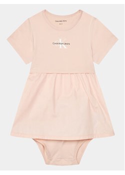 Calvin Klein Jeans Sukienka codzienna Monogram Logo IN0IN00172 Różowy Regular Fit ze sklepu MODIVO w kategorii Body niemowlęce - zdjęcie 169205125