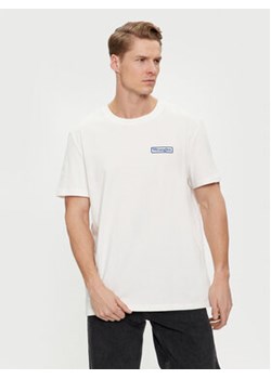 Wrangler T-Shirt Logo W760EE989 112334245 Biały Regular Fit ze sklepu MODIVO w kategorii T-shirty męskie - zdjęcie 169230439