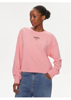 Tommy Jeans Bluza Essential Logo DW0DW17796 Różowy Relaxed Fit ze sklepu MODIVO w kategorii Bluzy damskie - zdjęcie 169232545