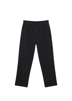 Cropp - Czarne bawełniane spodnie - czarny ze sklepu Cropp w kategorii Spodnie męskie - zdjęcie 169236679