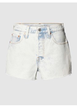 Szorty jeansowe z efektem znoszenia ze sklepu Peek&Cloppenburg  w kategorii Szorty - zdjęcie 169237557