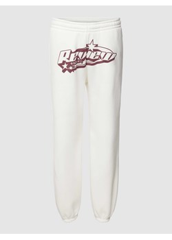 Spodnie dresowe z nadrukiem z logo model ‘PUFF STAR’ ze sklepu Peek&Cloppenburg  w kategorii Spodnie damskie - zdjęcie 169237669