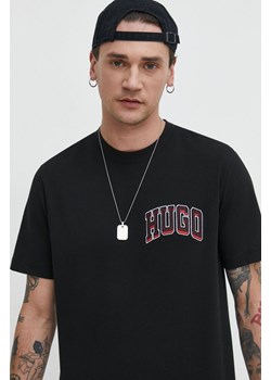 HUGO t-shirt bawełniany męski kolor czarny z aplikacją 50515067 ze sklepu ANSWEAR.com w kategorii T-shirty męskie - zdjęcie 169243619
