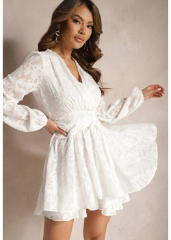 Biała Kopertowa Sukienka Rozkloszowana Mini z Tkaniny Plumeti Haetna ze sklepu Renee odzież w kategorii Sukienki - zdjęcie 169245195