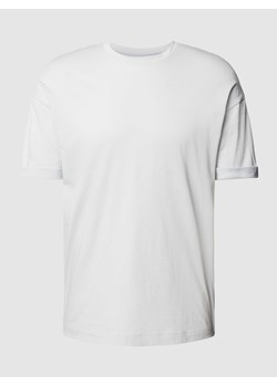 T-shirt z obniżonymi ramionami model ‘THILO’ ze sklepu Peek&Cloppenburg  w kategorii T-shirty męskie - zdjęcie 169255928