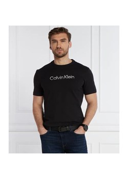 Calvin Klein T-shirt DEGRADE LOGO | Regular Fit ze sklepu Gomez Fashion Store w kategorii T-shirty męskie - zdjęcie 169259827