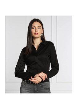 GUESS Koszula CATE | Slim Fit ze sklepu Gomez Fashion Store w kategorii Koszule damskie - zdjęcie 169261135