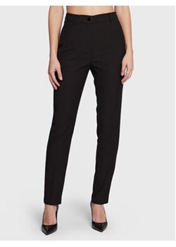 Guess Spodnie materiałowe W3RB08 WF762 Czarny Regular Fit ze sklepu MODIVO w kategorii Spodnie damskie - zdjęcie 169287567