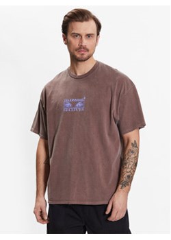 BDG Urban Outfitters T-Shirt 76134493 Brązowy Regular Fit ze sklepu MODIVO w kategorii T-shirty męskie - zdjęcie 169287695