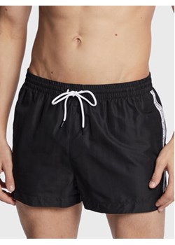 Calvin Klein Swimwear Szorty kąpielowe KM0KM00811 Czarny Regular Fit ze sklepu MODIVO w kategorii Kąpielówki - zdjęcie 169287829