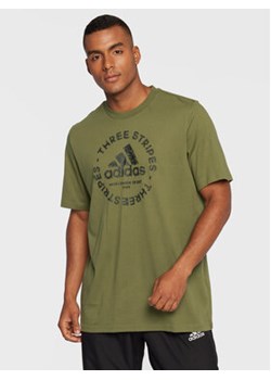 adidas T-Shirt HK6766 Zielony Regular Fit ze sklepu MODIVO w kategorii T-shirty męskie - zdjęcie 169288828