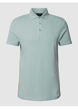 Koszulka polo z fakturowanym wzorem model ‘Fisher’ ze sklepu Peek&Cloppenburg  w kategorii T-shirty męskie - zdjęcie 169331196