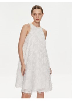 YAS Sukienka koktajlowa Pazy 26028873 Biały Standard Fit ze sklepu MODIVO w kategorii Sukienki - zdjęcie 169340746