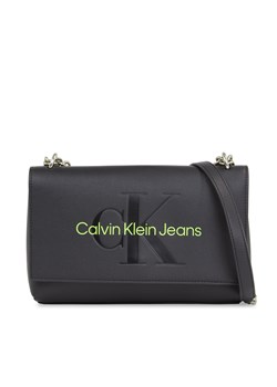 Torebka Calvin Klein Jeans Sculpted Ew Flap Conv25 Mono K60K611866 Czarny ze sklepu eobuwie.pl w kategorii Listonoszki - zdjęcie 169368047