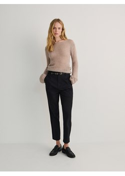 Reserved - Spodnie z paskiem - czarny ze sklepu Reserved w kategorii Spodnie damskie - zdjęcie 169388875