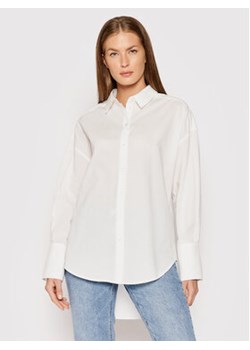 Vero Moda Koszula Stinna 10250167 Biały Loose Fit ze sklepu MODIVO w kategorii Koszule damskie - zdjęcie 169390188