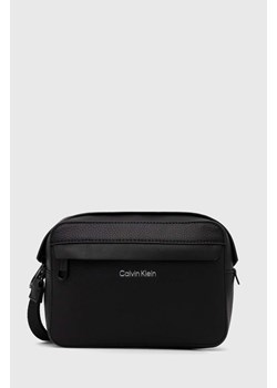 Calvin Klein saszetka kolor czarny ze sklepu ANSWEAR.com w kategorii Saszetki - zdjęcie 169396317