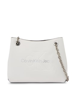 Torebka Calvin Klein Jeans Sculpted Shoulder Bag24 Mono K60K607831 Biały ze sklepu eobuwie.pl w kategorii Kopertówki - zdjęcie 169403608