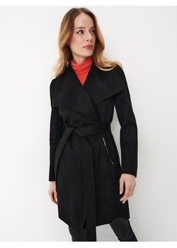 Mohito - Czarny płaszcz z wiązaniem - czarny ze sklepu Mohito w kategorii Płaszcze damskie - zdjęcie 169418749
