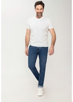 Granatowe jeansy męskie z prostą nogawką, recyklowany poliester Repreve, D‑LEON 46 ze sklepu Volcano.pl w kategorii Jeansy męskie - zdjęcie 169421816